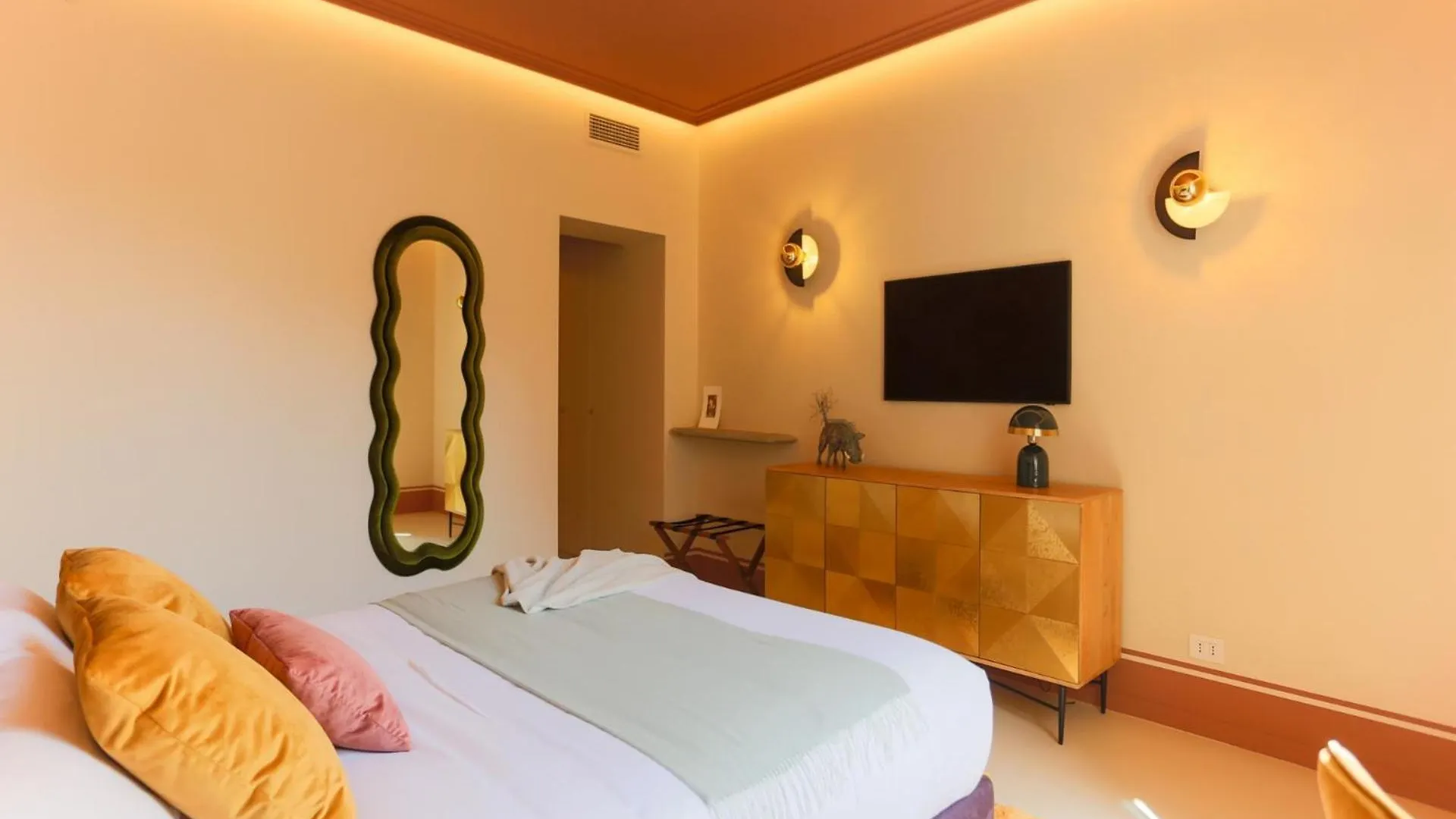 The Best Rent - Modern One-Bedroom Apartment In The Lively Heart Of Brera Milan Italy