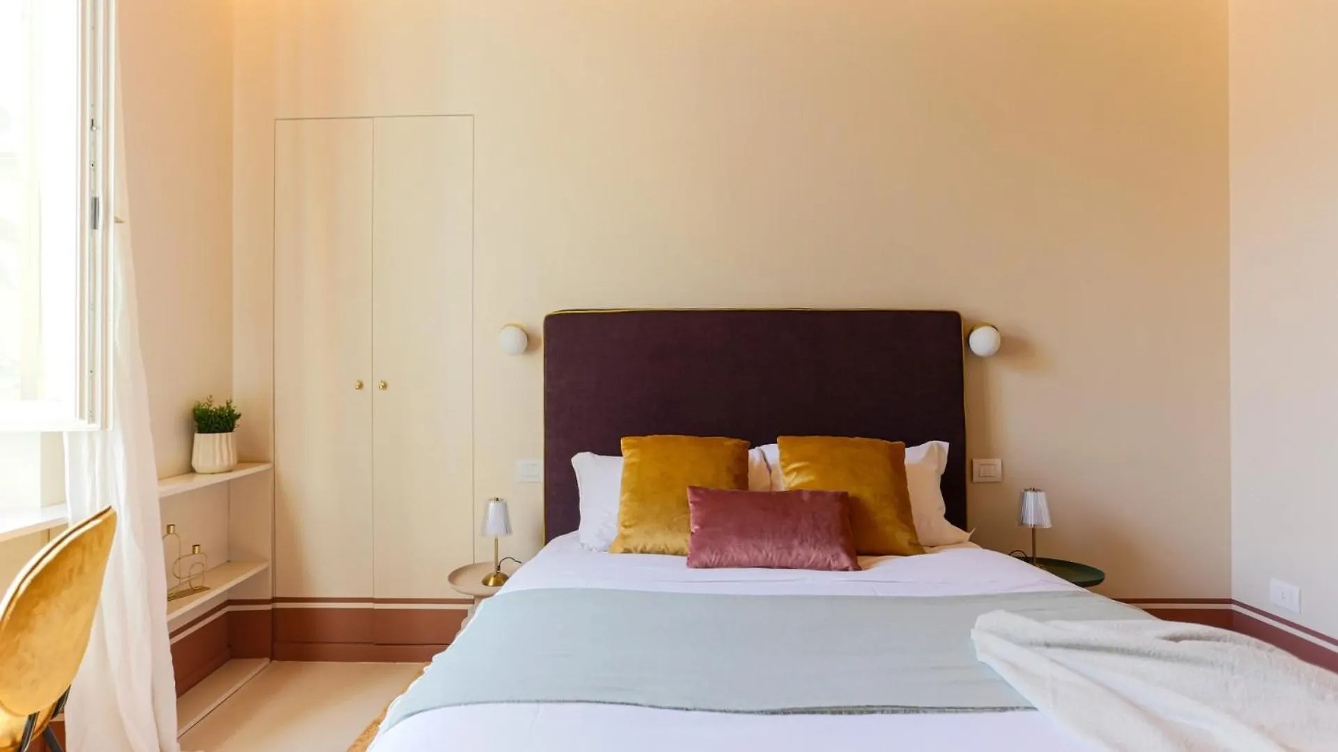 The Best Rent - Modern One-Bedroom Apartment In The Lively Heart Of Brera Milan 0*,  Italy